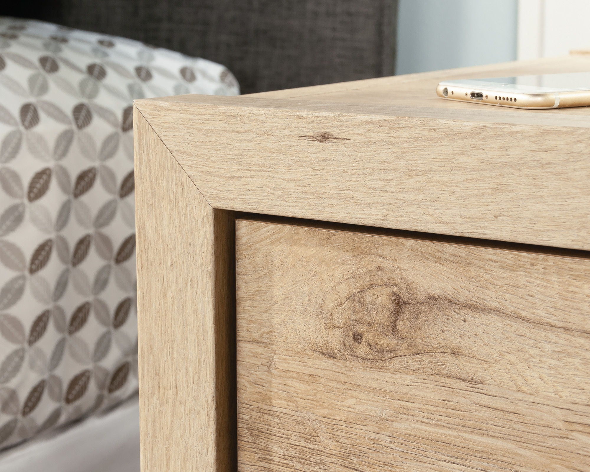 1-Drawer Night Stand in Prime Oak