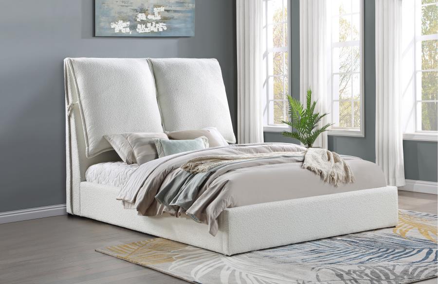 Coaster Fine Furniture Gwendoline - Upholstered Panel Bed | Meri Furniture