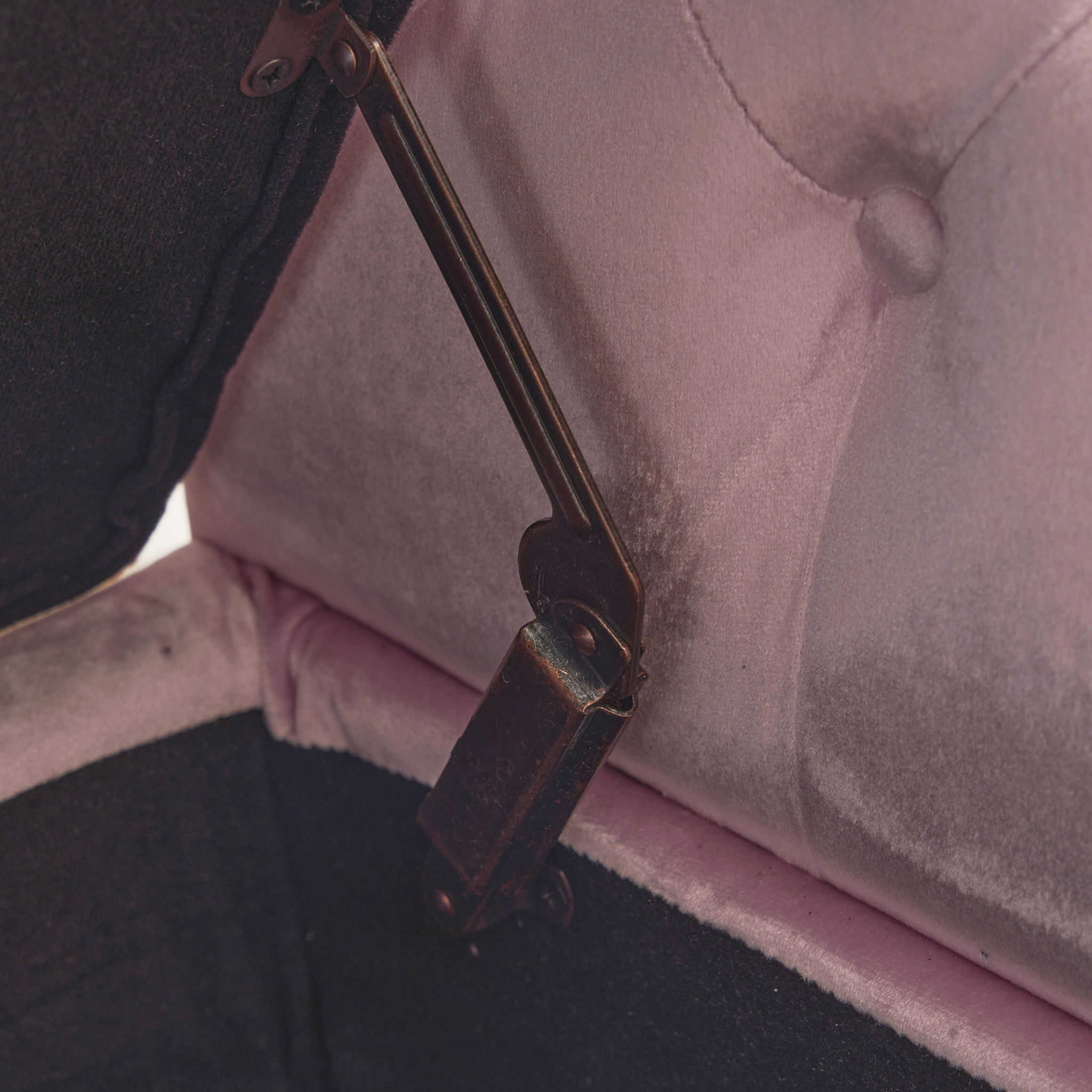 Luxurious Velvet Multifunctional Storage Ottoman Bench With Pillow