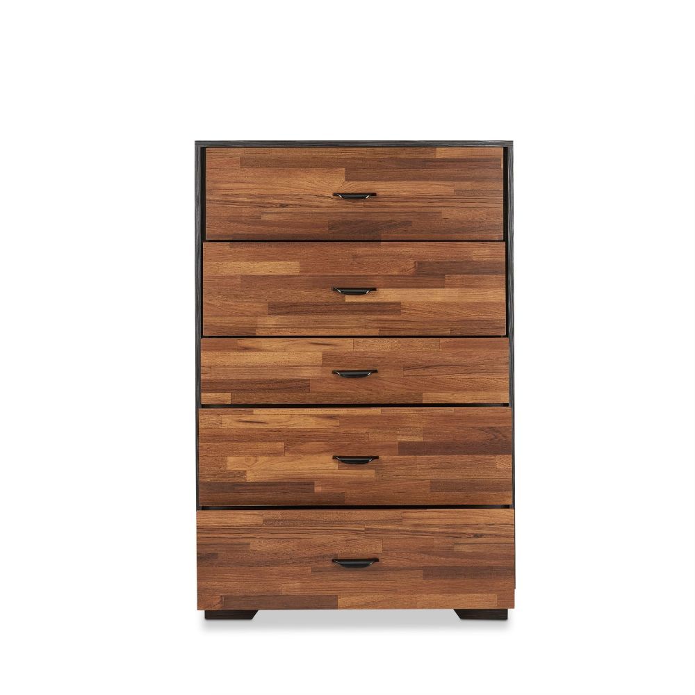 This beautiful Eloy chest of drawers boasts of contemporary style.