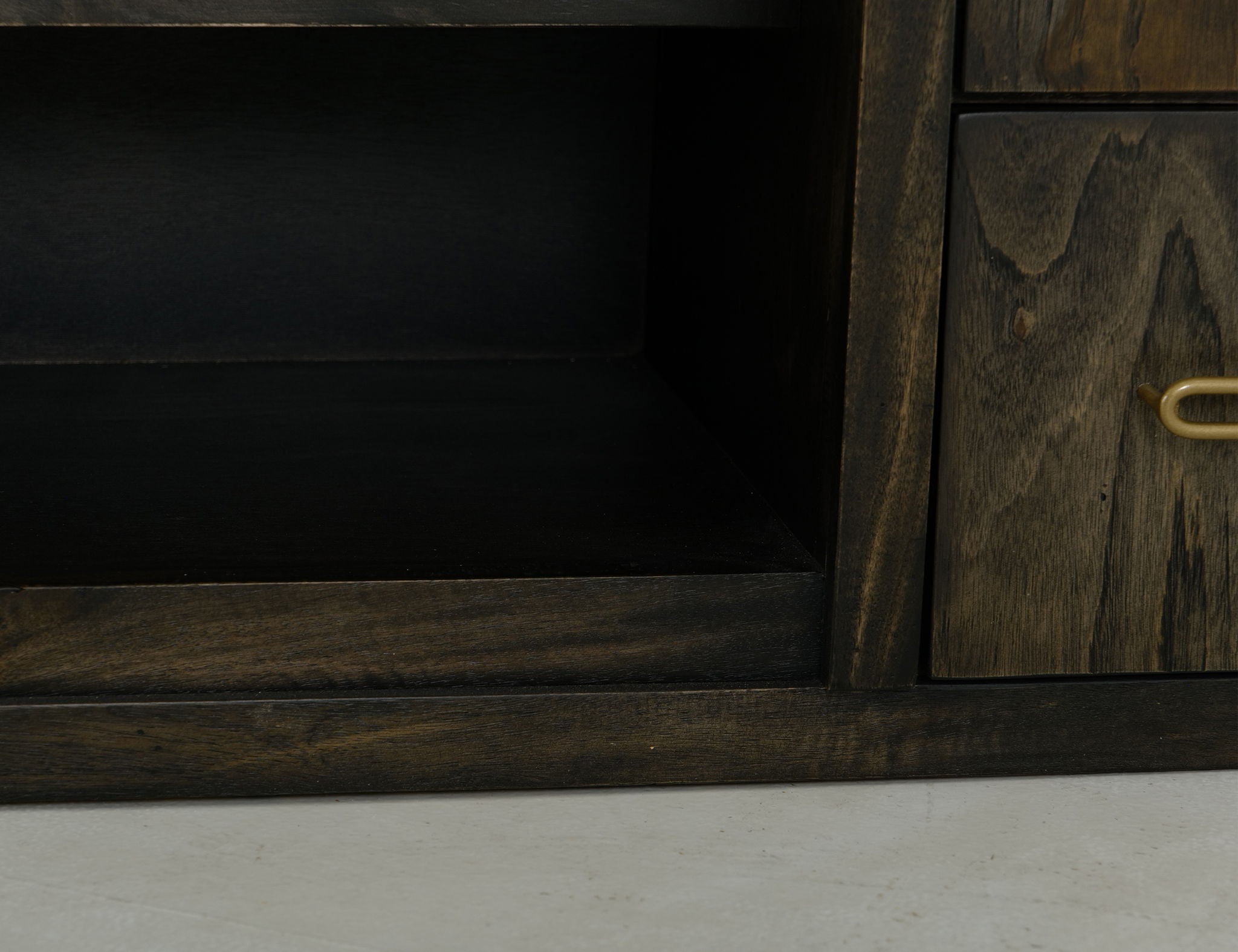 Balam - Console - Oil Black