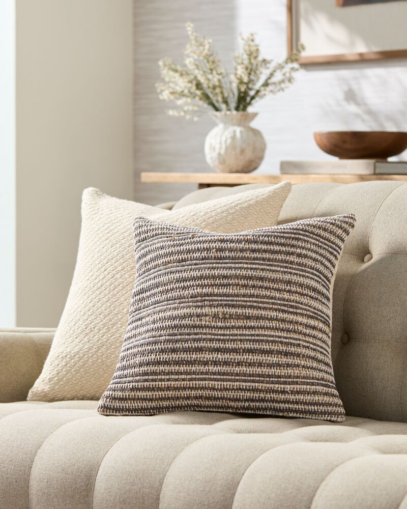 Dumas Pillow