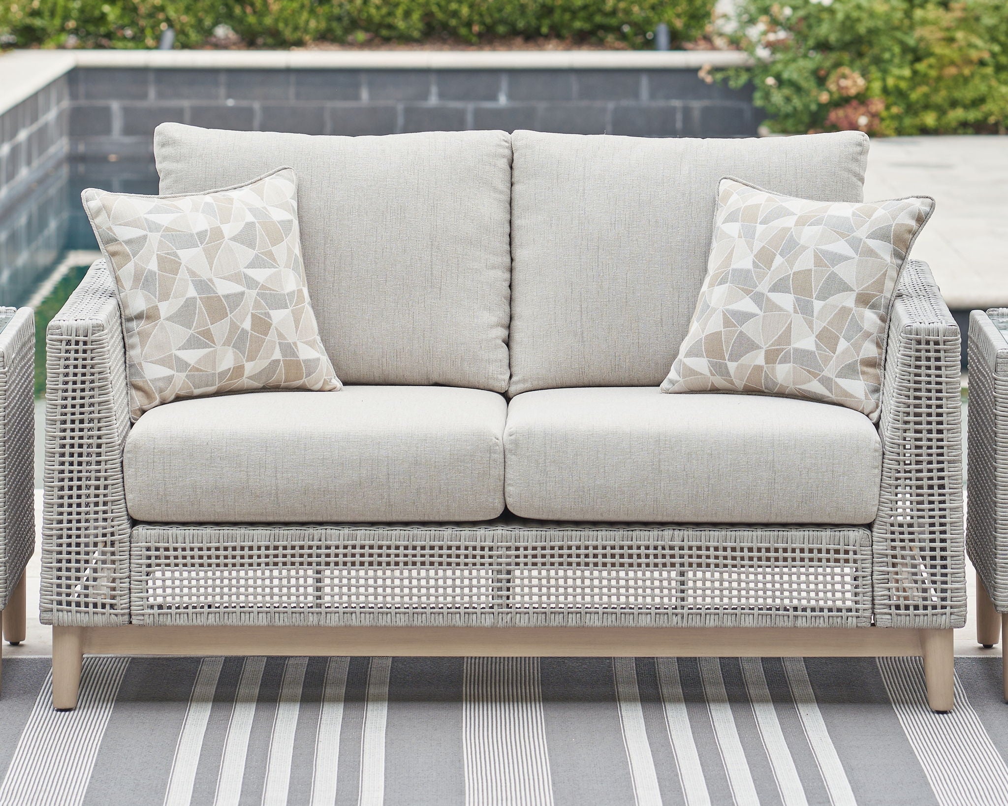Seton Creek - Loveseat With Cushion - Gray