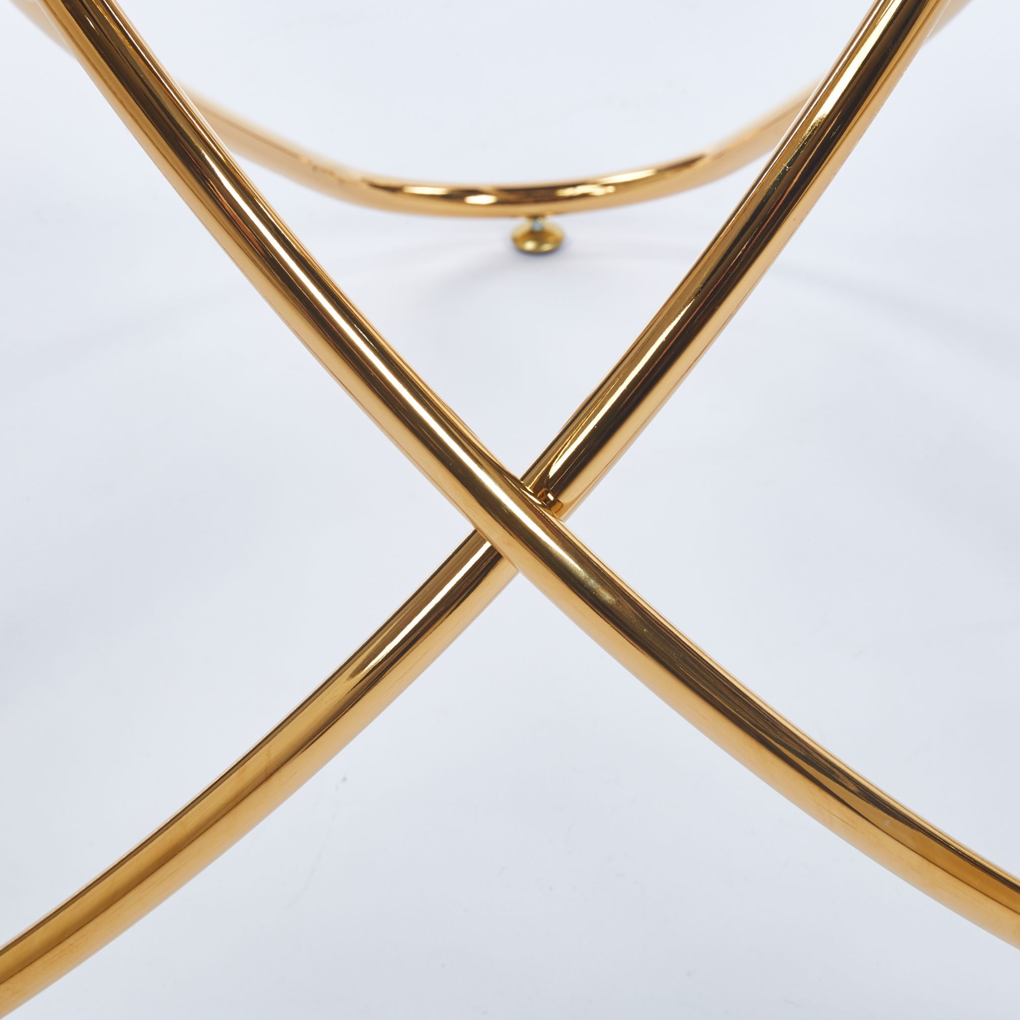 Metal Leg Dining Table With Tempered Glass Top