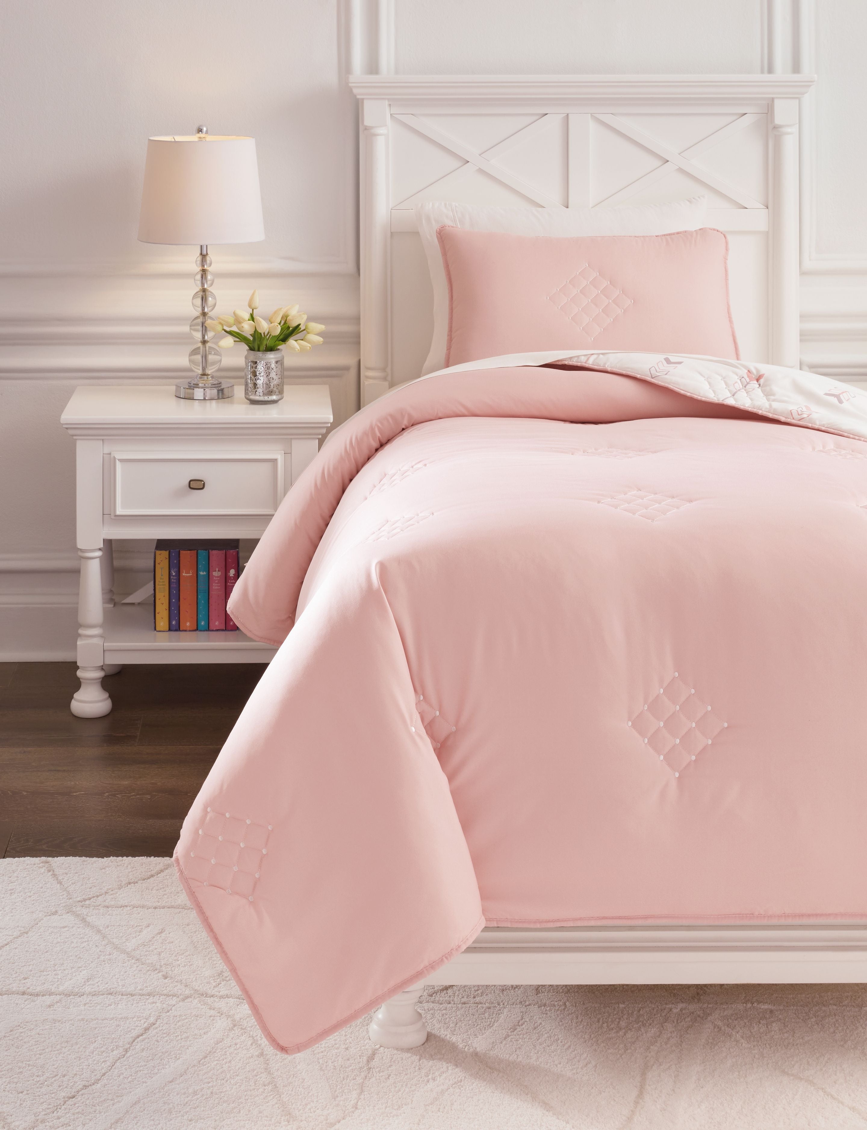 Ashley Furniture Lexann - Comforter Set | Meri Furniture